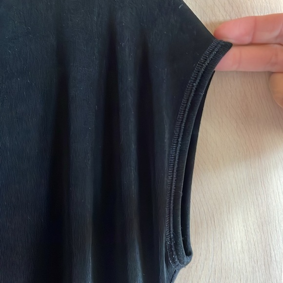 Chico’s Travelers Black Sleeveless Jersey Knit Top Women’s Sz 2 (L) - Picture 5 of 7